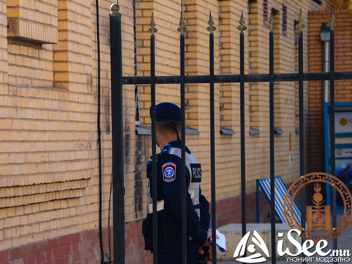 "Азтан боллоо" гэсэн зурвас илгээж, иргэдийн данснаас мөнгө залилжээ