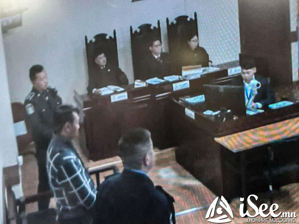 ФОТО: "GEM MALL" худалдааны төвд эхнэрээ хөнөөсөн Ц.Энхбатад холбогдох хэргийг шүүх хурал эхэллээ