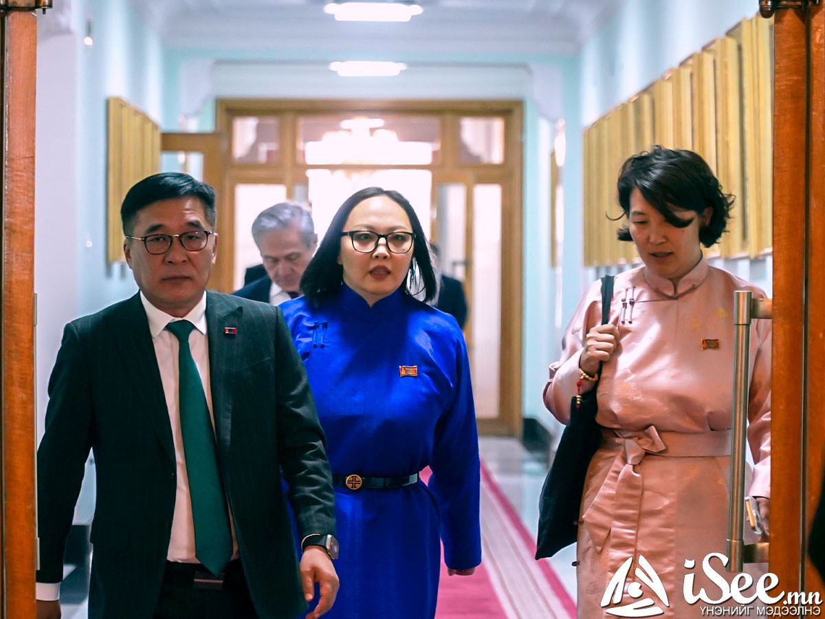 УИХ-ын чуулганы хуралдаанаар 2026 оны төсвийн тухай хуулийн анхны хэлэлцүүлгийг хийж байна