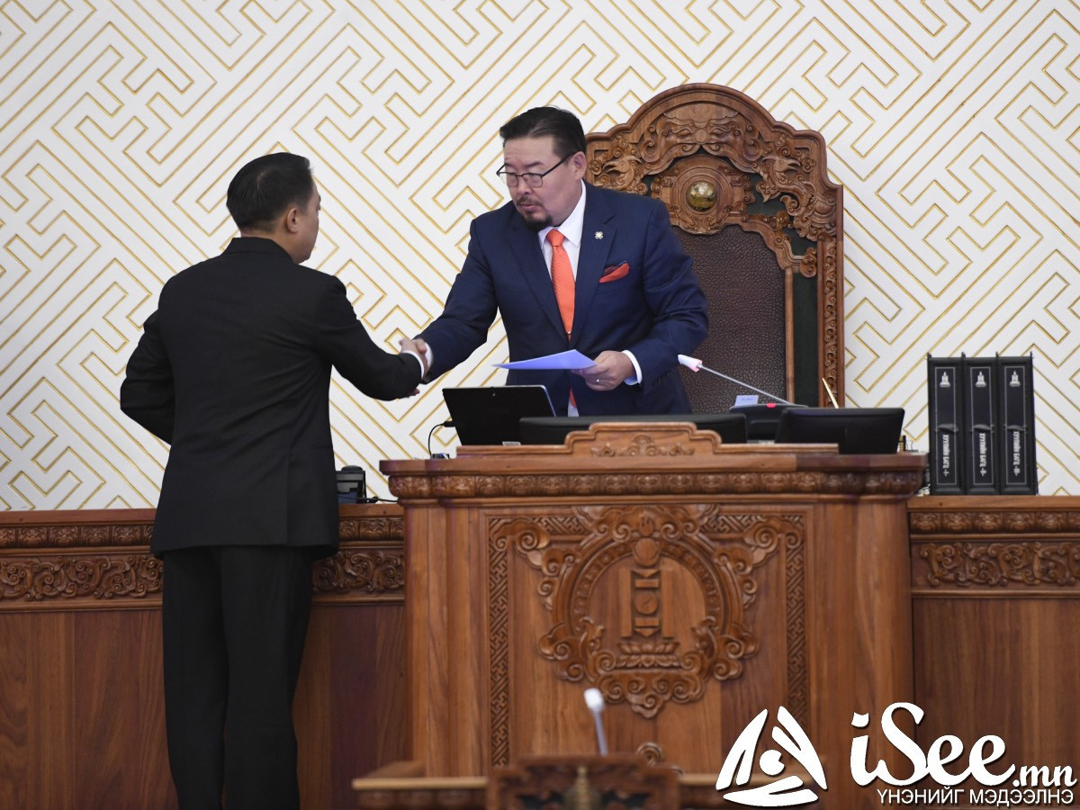 LIVE: Д.Амарбаясгалан Бага хурлаар, Г.Занданшатар Их хурлаар "МАН-ын даргыг тодруулах ёстой" гэсэн байр суурьтай байж магадгүй байна