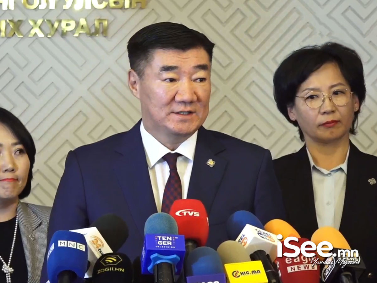Үндсэн хуульд зааснаар "Ерөнхий сайдыг огцруулахыг дэмжье" гэж санал хураалгах ёстой атал хууль зөрчин санал хураалгах гэж буй учир чуулганы хуралд оролцохгүй гэв
