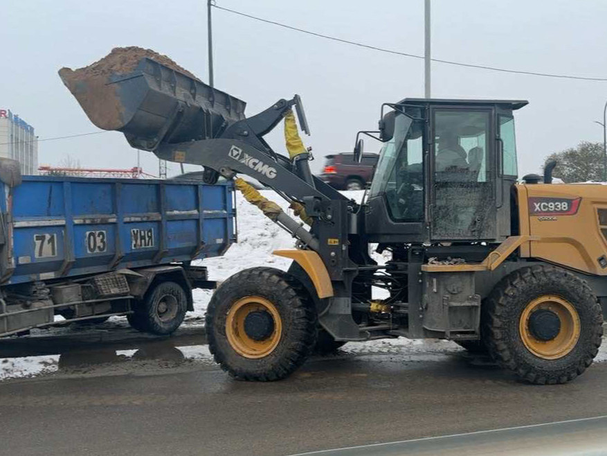 Гурвалжингийн гүүр орчимд элс, цемент, хайрга худалдаалдаг иргэн, ААН-үүдийг нүүлгэн шилжүүлж байна