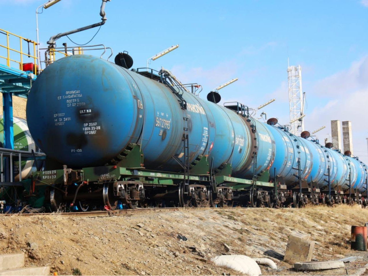 Урд шөнө 38 вагон буюу 2400 тонн автобензин улсын хилээр орж иржээ