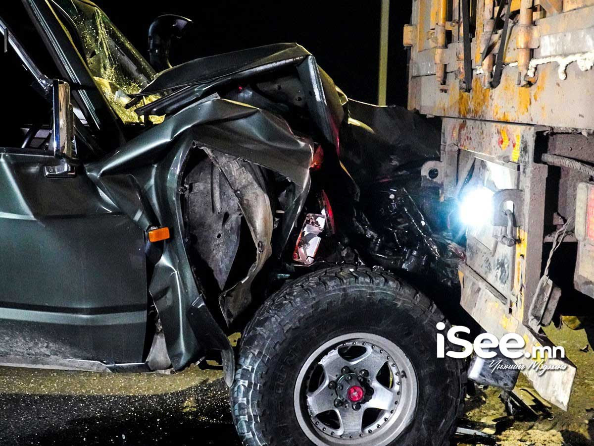 СЭРЭМЖЛҮҮЛЭГ: Урсгал сөрсний улмаас зам тээврийн осол гарч, нэг гэр бүлийн дөрвөн хүн амь насаа алджээ