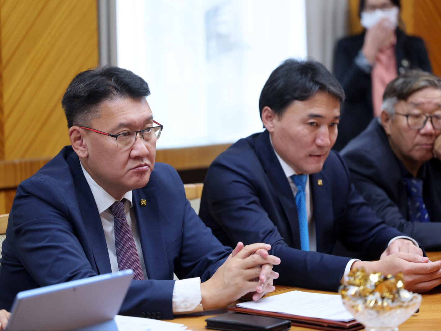 Оюутолгой зээлийн хүүг бууруулах хэлэлцээрийг маргааш эхлүүлнэ