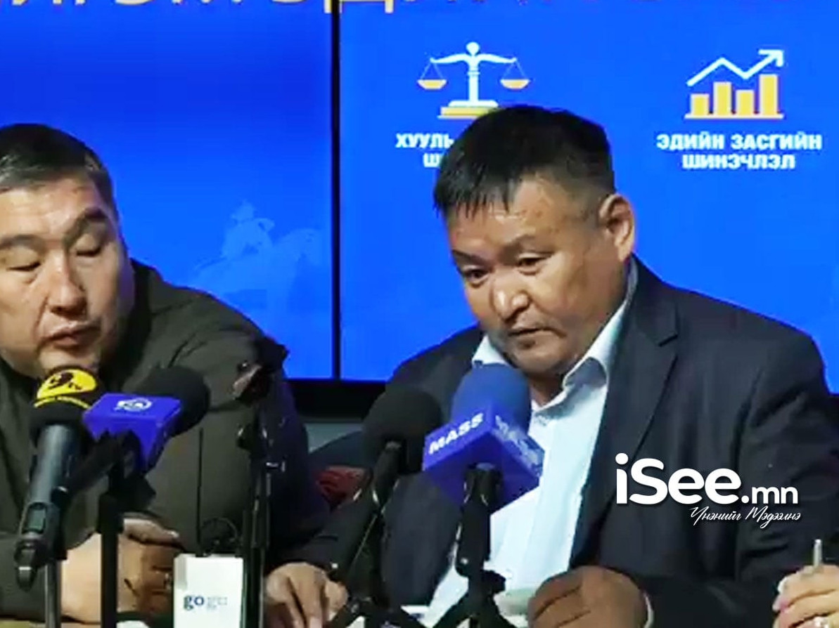 "Барилгын салбар жилийн дотор гурав дахь сайдаа үзэх гэж байгаа нь энэ салбарыг хямралд хүргэж байна"