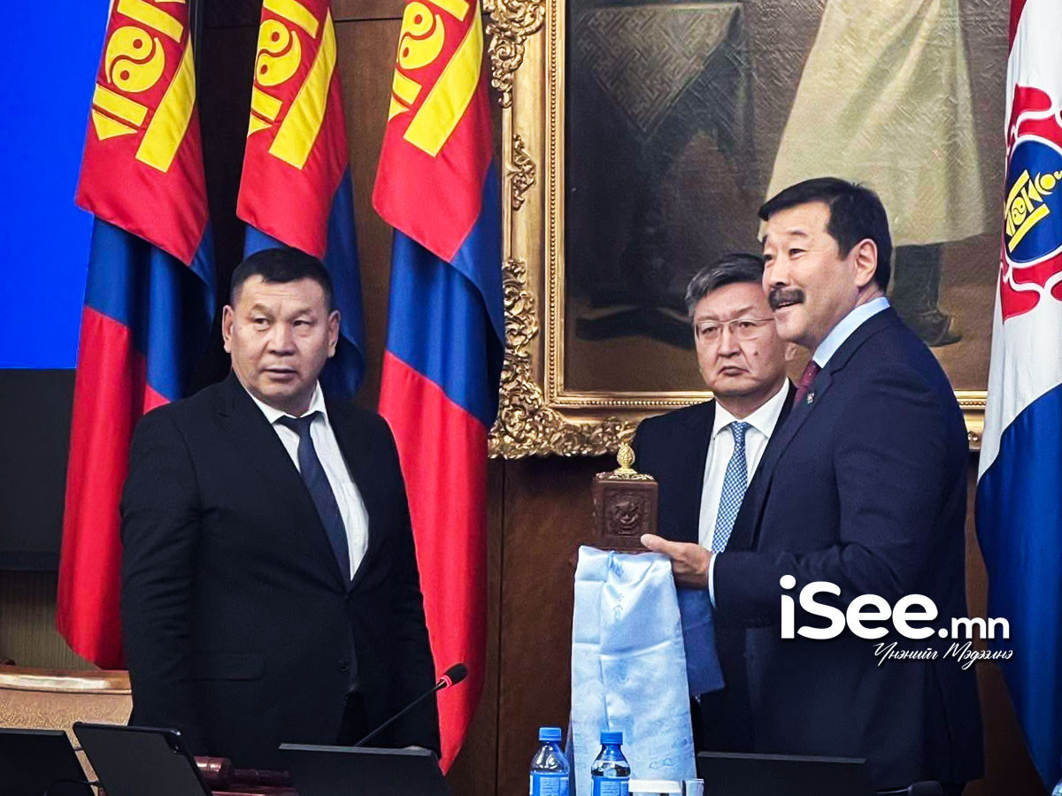 Ж.Бат-Эрдэнийг чөлөөлж, Ж.Батжаргалыг сонгосон бичгийг чуулганы индэрээс уншиж албажуулав