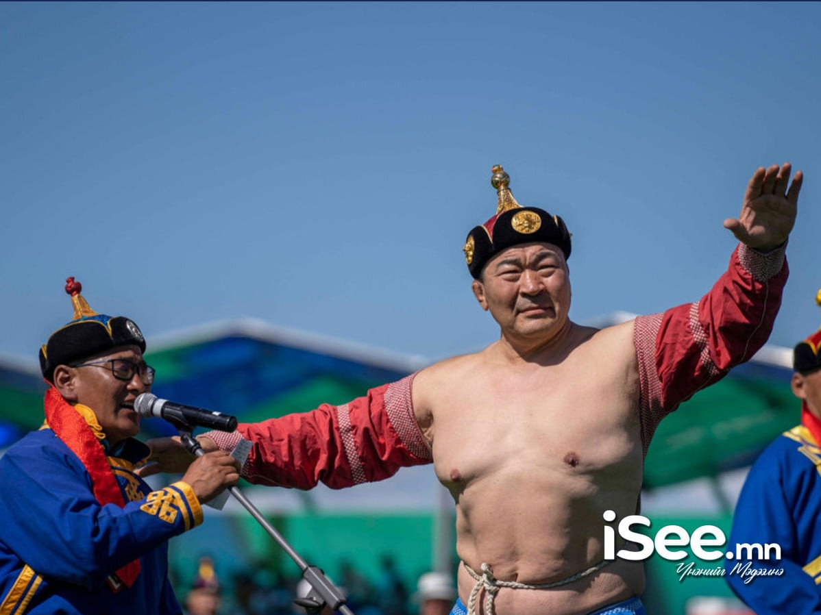 Үндэсний бөхийн өсвөр үеийн УАШТ-д 19-20 насны ангилалд түрүүлсэн Т.Дөлгөөнд хэлсэн Дархан аварга Б.Бат-Эрдэнийн захиас шүүмжлэл дагуулав