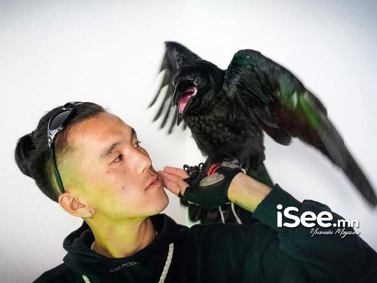 Э.Сүхбаатар: Чарлаа маань алга болоод дөрөв хоночихлоо. Хүй долоон худаг хавиар байдаг хүмүүс хайгаад өгөөч