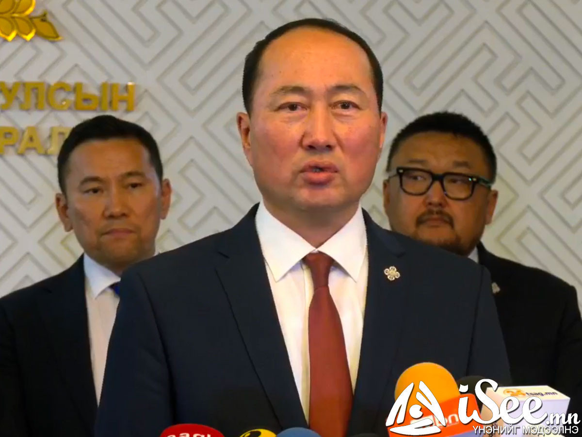 М.Бадамсүрэн: Иргэдэд гурван сараар, УИХ-ын гишүүнд 12 сараар тэтгэмж олгож байна. УИХ-ын гишүүд гэхээр өөр байх ёстой юм уу