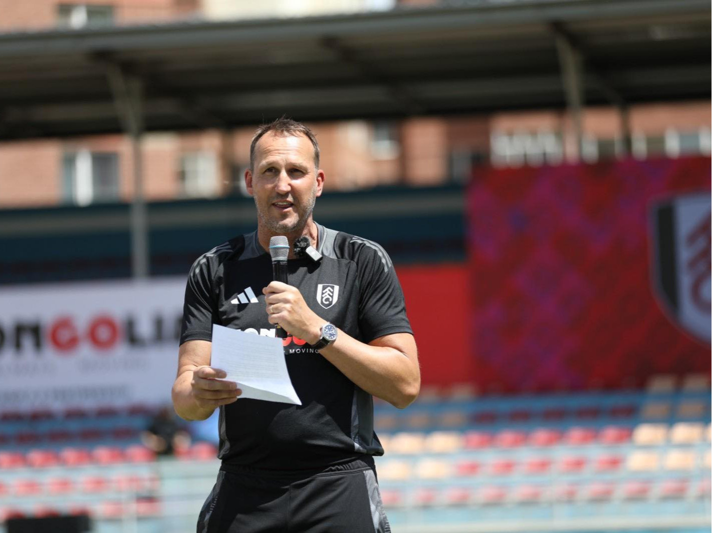 Английн "Фүлхэм" клуб үлдэгдэл төлбөрөө төлөөгүй гэх шалтгаанаар манай Засгийн газрыг арбитрын шүүхэд өгчээ