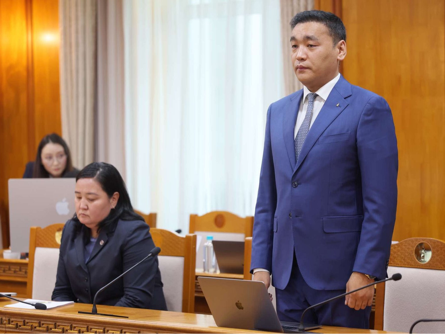 Эрүүл мэндийн даатгалын ерөнхий газрын даргаар Ц.Батбаатарыг томилжээ