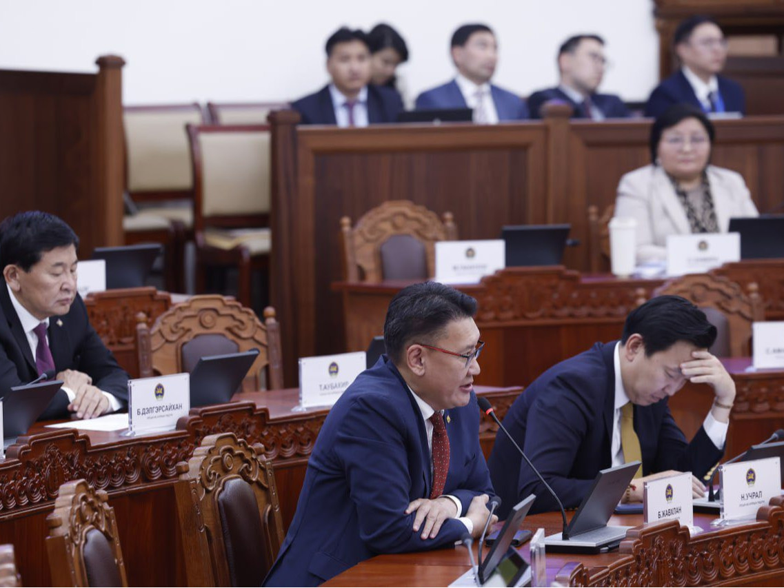 МАН-ын бүлэг ирц бүрдүүлээгүй тул 2025 оны төсвийн хуулиудаар маргааш санал хураахаар болов 