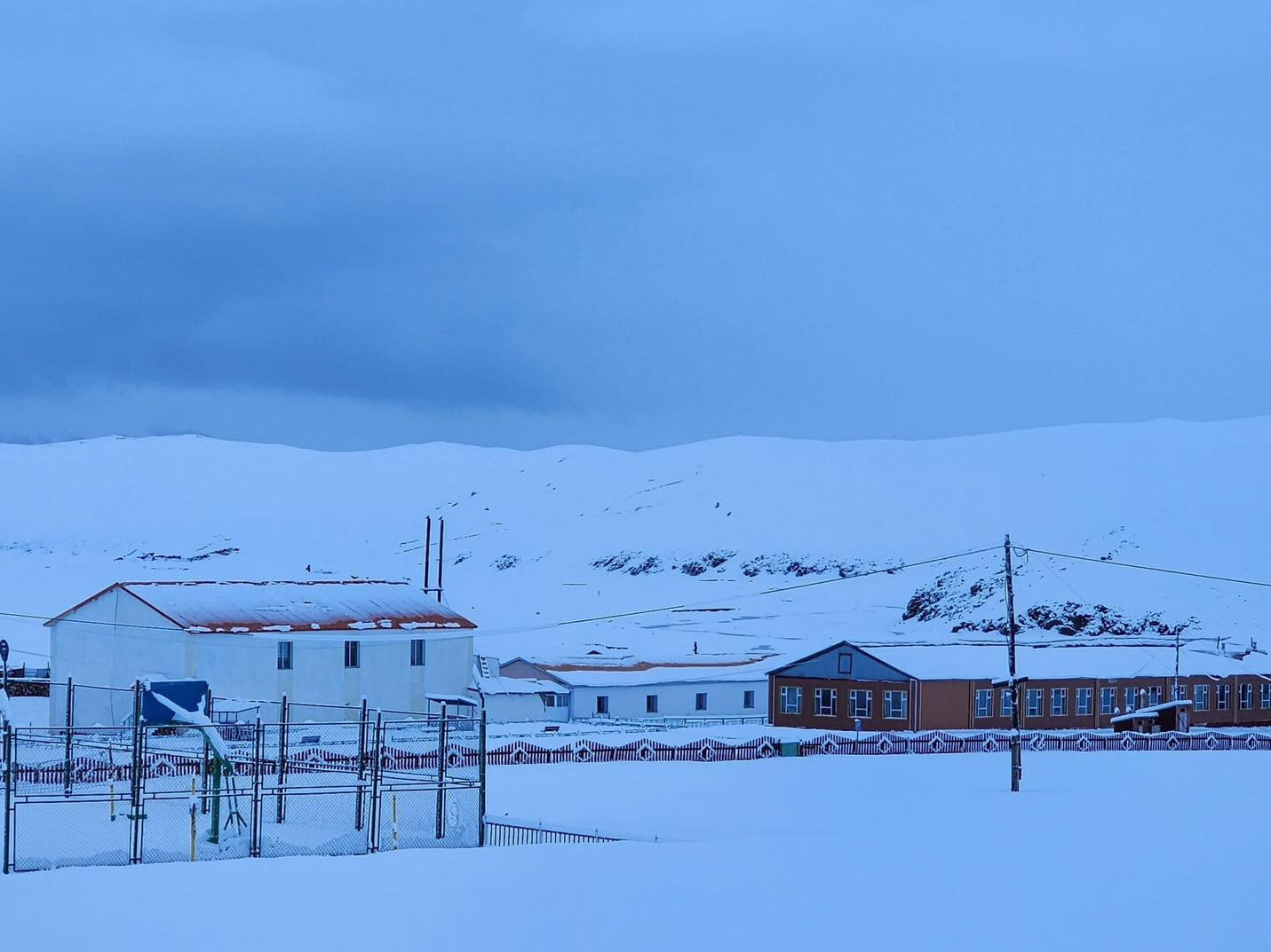 ЦУОШГ: Нийт нутгаар цас орж, цасан шуурга шуурч байна