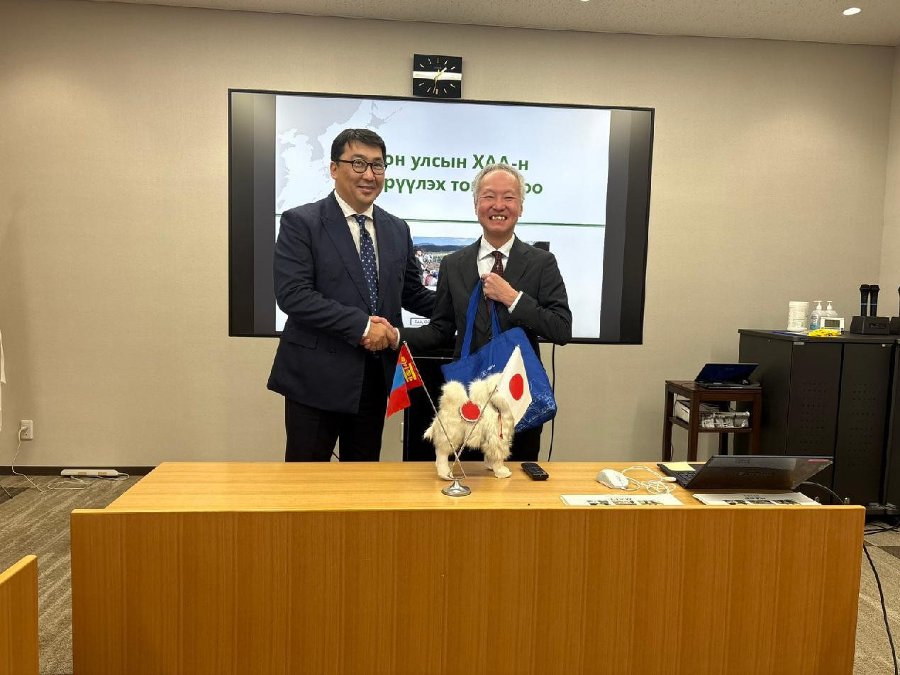 ХХААХҮЯ-ны ТНБД Т.Жамбалцэрэн Япон Улсын Хөдөө аж ахуй, загас, ойн аж ахуйн дэд сайд Ватанаве Ёочитой уулзлаа