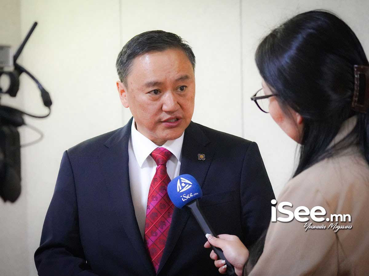 Ж.Чинбүрэн: Д.Батлут сайдын нуруу хугарч, хагалгаанд орсон. Босож чадахгүй байгаа