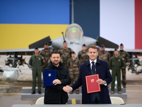 Францын "Rafale" сөнөөгч онгоцыг Украинд нийлүүлэх гэрээнд гарын үсэг зуржээ