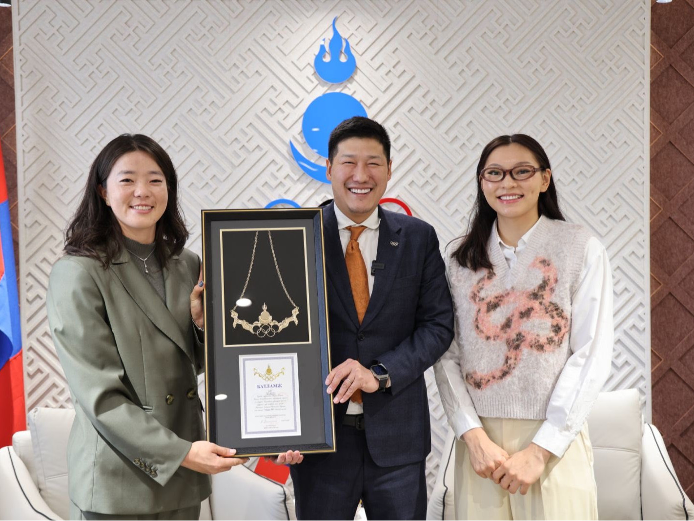 Монголын 3х3 сагсан бөмбөгийн эмэгтэй шигшээ баг “Алтан од” одон гардлаа 