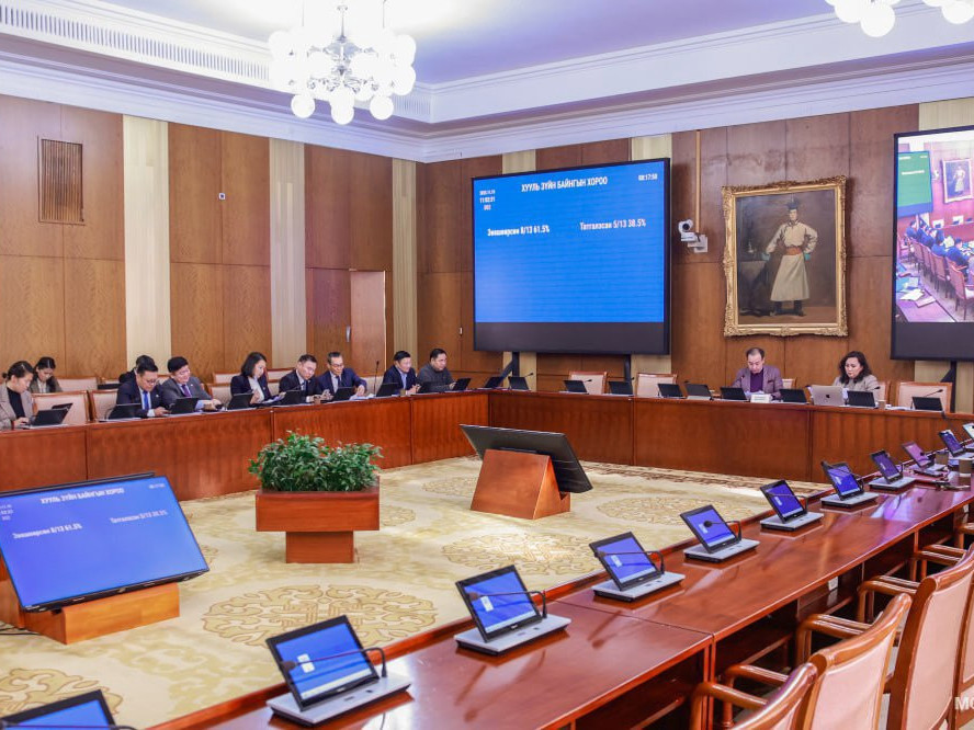 ХЗБХ: Улсыг хөгжүүлэх таван жилийн үндсэн чиглэлийн төслийн анхны хэлэлцүүлгийг хийж, Байнгын хорооны тогтоолын төслийг баталлаа