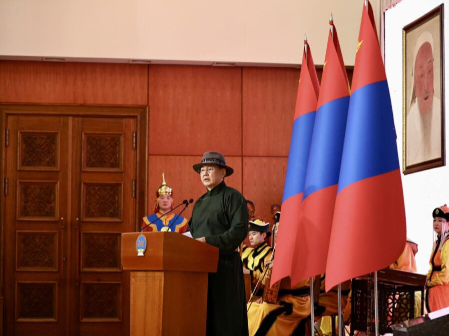 У.Хүрэлсүх: Мөнх тэнгэрийн хүчин дор Монгол Улс мандан бадрах болтугай