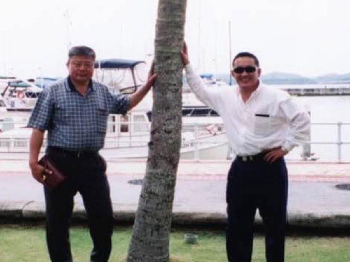 Нийтлэлч Б.Батбаяр: Жэнко 2004 онд Эрэл компаниас орж ирснийг Ц.Элбэгдорж АН-д уруу татсан