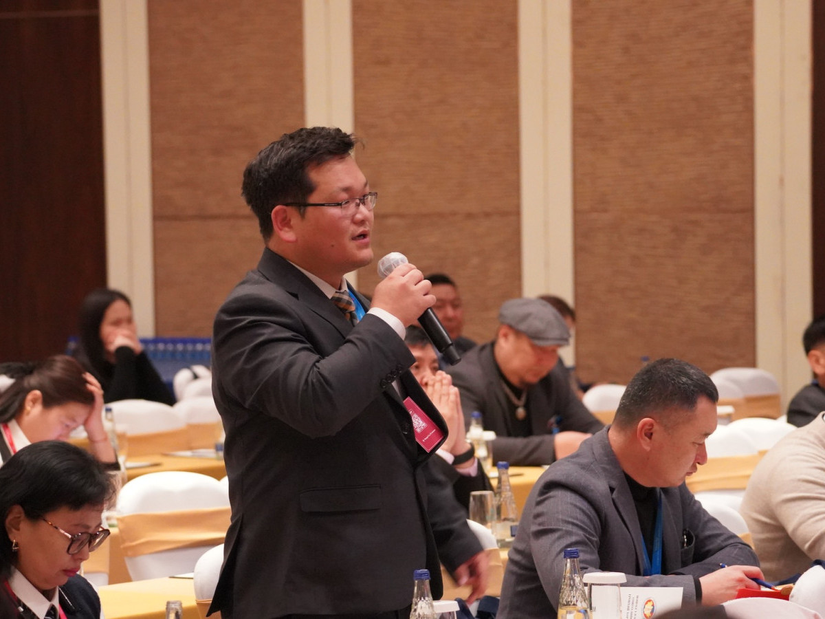 "Улс төрийн намын ил тод байдал" зөвлөгөөн болж байна