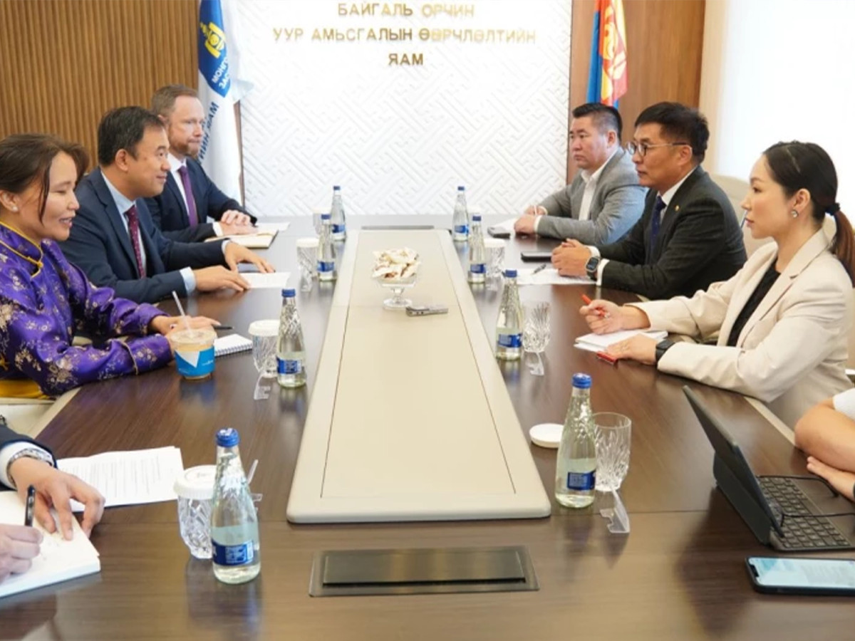БОУАӨ-ийн сайд Б.Батбаатар Австралийн холбооны улсаас Монгол улсад суугаа онц бөгөөд бүрэн эрхт элчин сайд ноён Лео Зэн тэргүүтэй төлөөлөгчдийг хүлээн авч уулзлаа