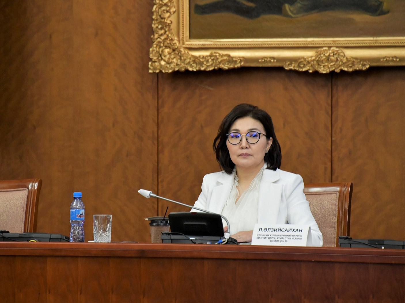 УИХ-ын чуулганы хуралдаанаар Л.Өлзийсайханыг Үндсэн хуулийн цэцийн гишүүнээс чөлөөлөхийг дэмжлээ
