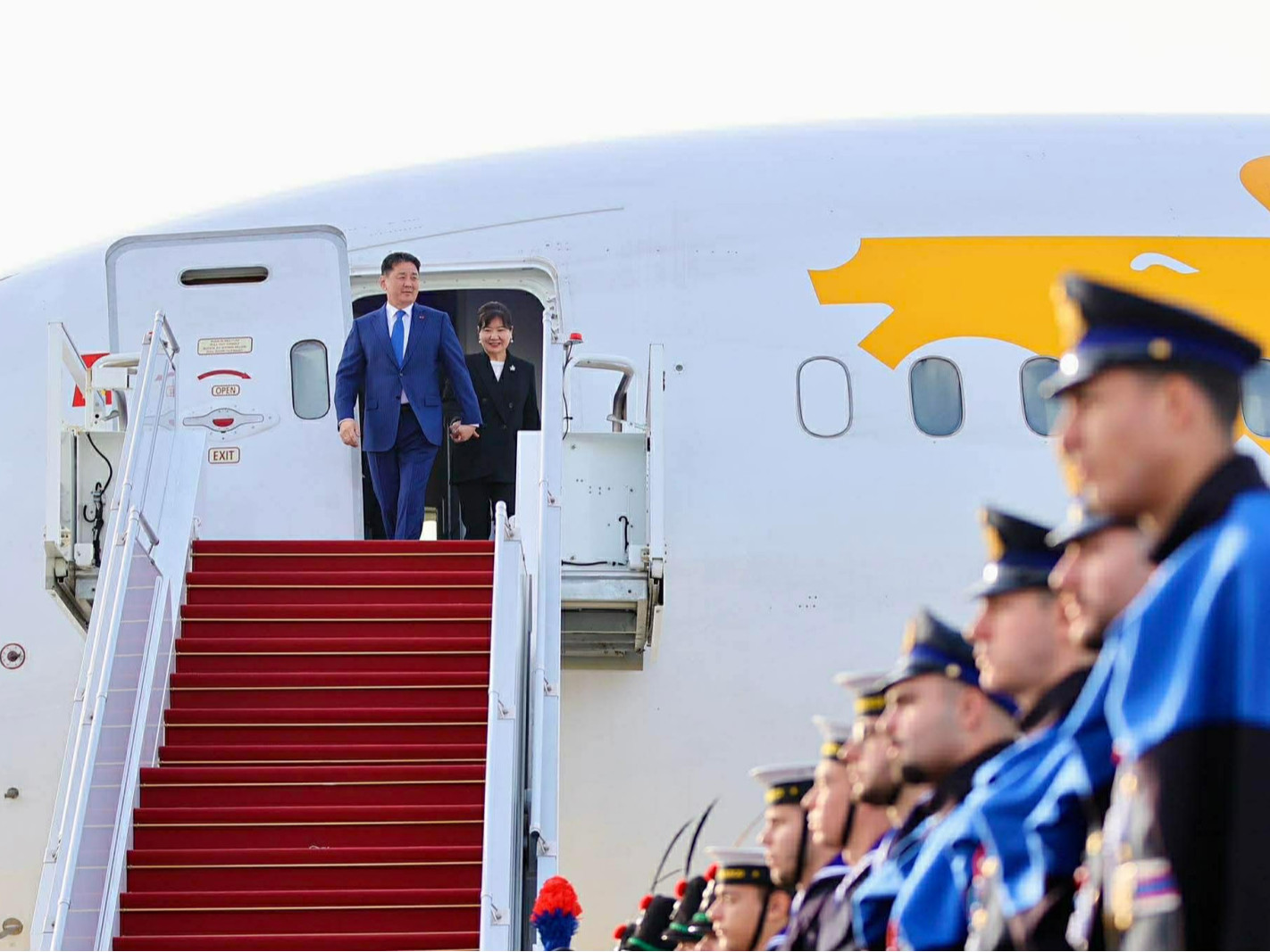 Ерөнхийлөгч У.Хүрэлсүх төрийн айлчлал хийхээр Бүгд Найрамдах Итали Улсад хүрэлцэн ирлээ