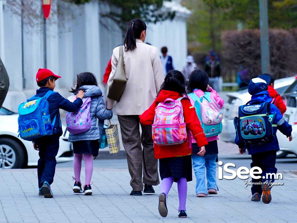 Ирэх даваа гарагаас бага ангийнхан танхимаар дунд ангийнхан цахимаар хичээллэнэ 