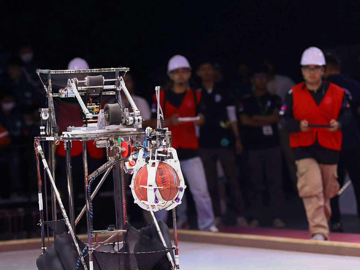 "Робокон 2025" олон улсын роботын тэмцээний тамирчдыг тосох үдэн гаргахад 22 тээврийн хэрэгслээр үйлчиллээ