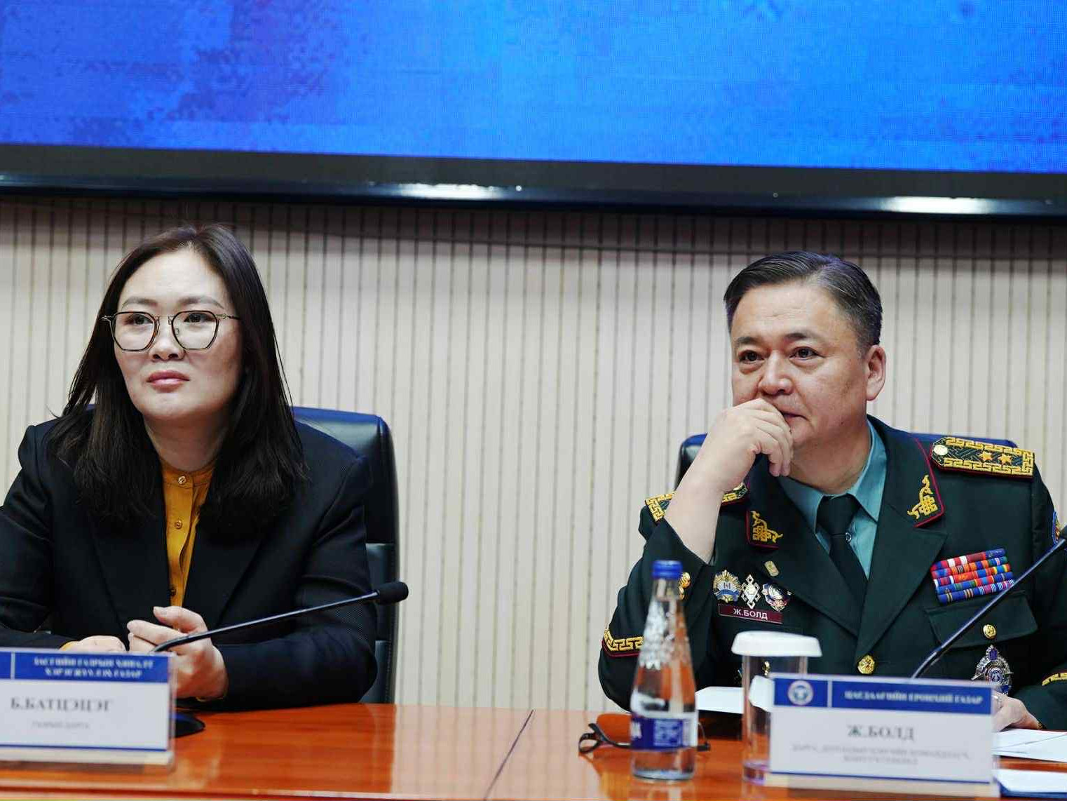 Цагдаа, дотоодын цэргийн байгууллагад хийсэн ПДИ-ийн судалгаа, шинжилгээний тайланг хүлээлгэн өглөө