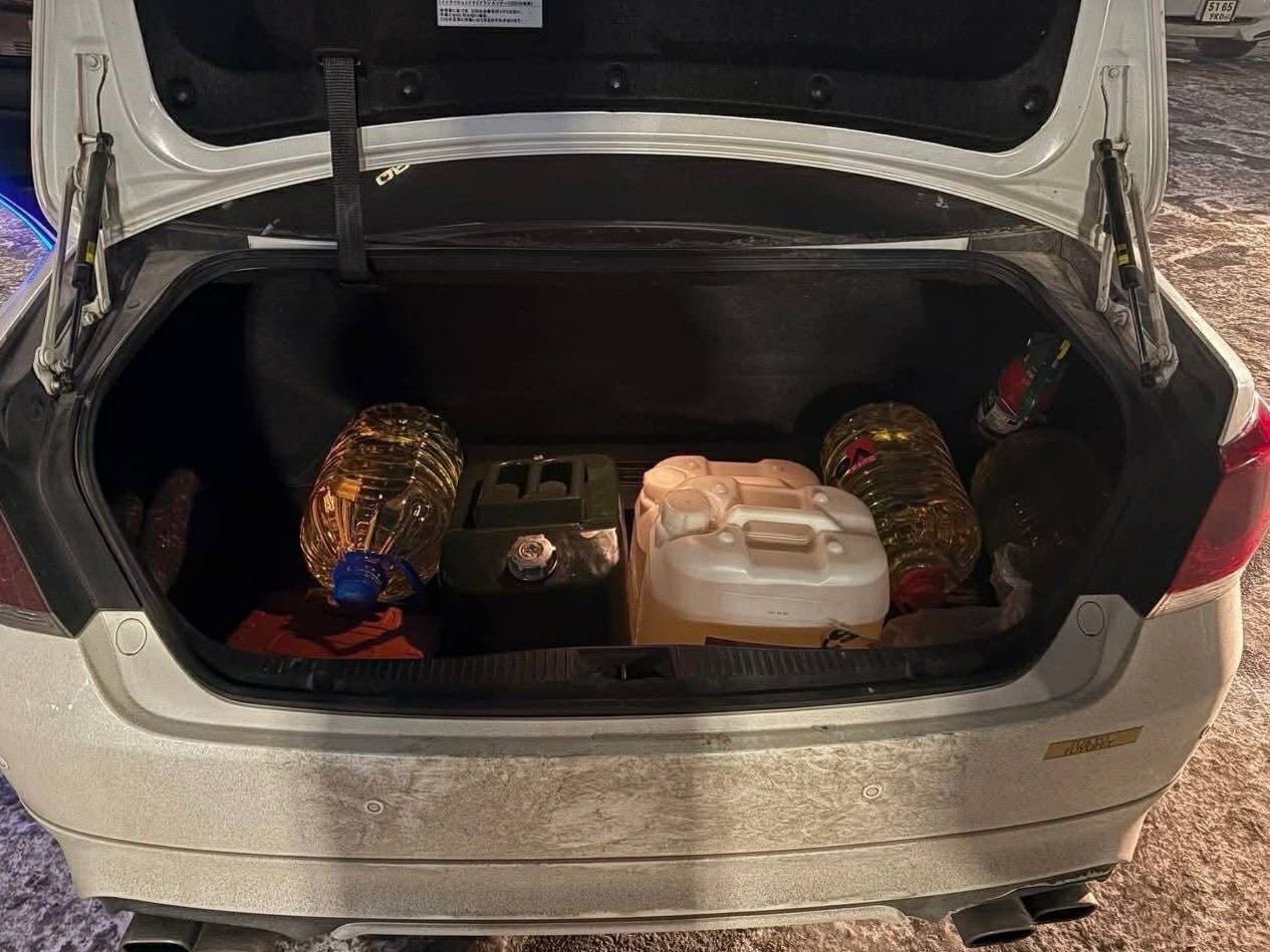 Хууль бусаар 3 тонн хүртэлх шатахуун шагаар зарж байсан иргэдийг шалгаж байна