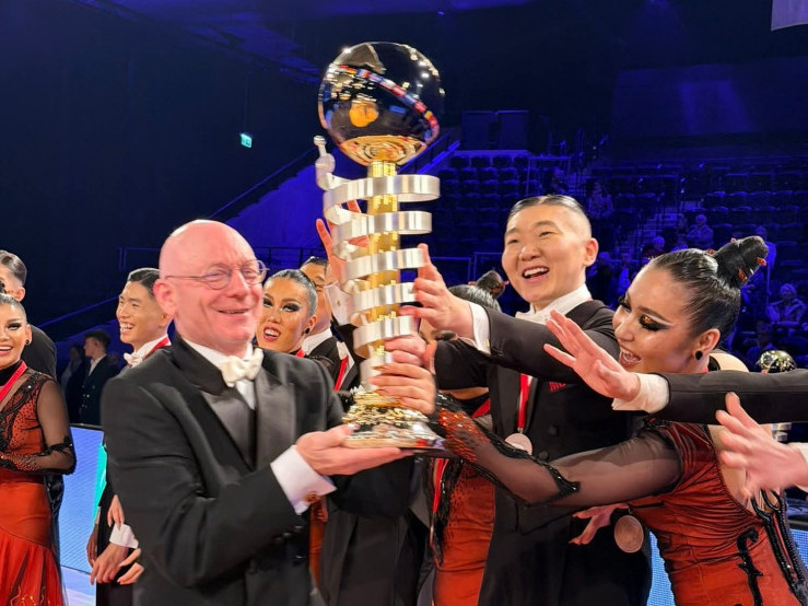 ВИДЕО:"Moon dance" хамтлаг стандарт бүжгийн төрлөөр ДАШТ-нээс хүрэл медаль хүртсэнээр Ази тивээс тус төрөлд медаль хүртсэн анхны баг болж байна 