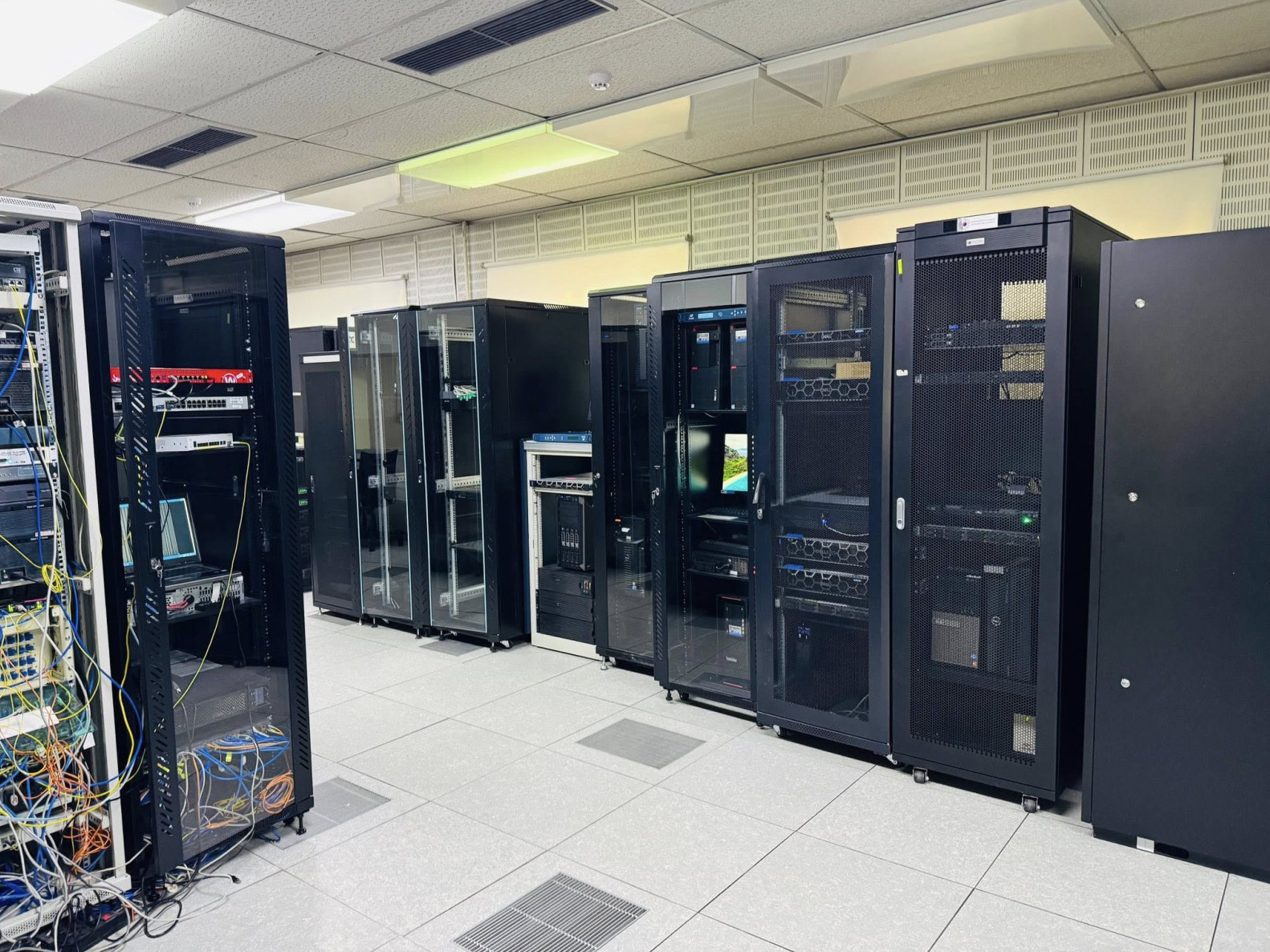 ЦУОШГ "HPC" компьютер суурилуулснаар 20, 50, 100-н жилийн цаг уурын нөхцөл байдлыг таамаглан гаргах боломжтой болжээ