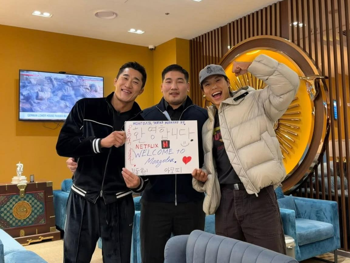 ФОТО: "Physical Asia"-ийн оролцогч БНСУ-ын тамирчин Amotti, багийн ахлагч Kim Dong Hyun нар Монголд ирлээ