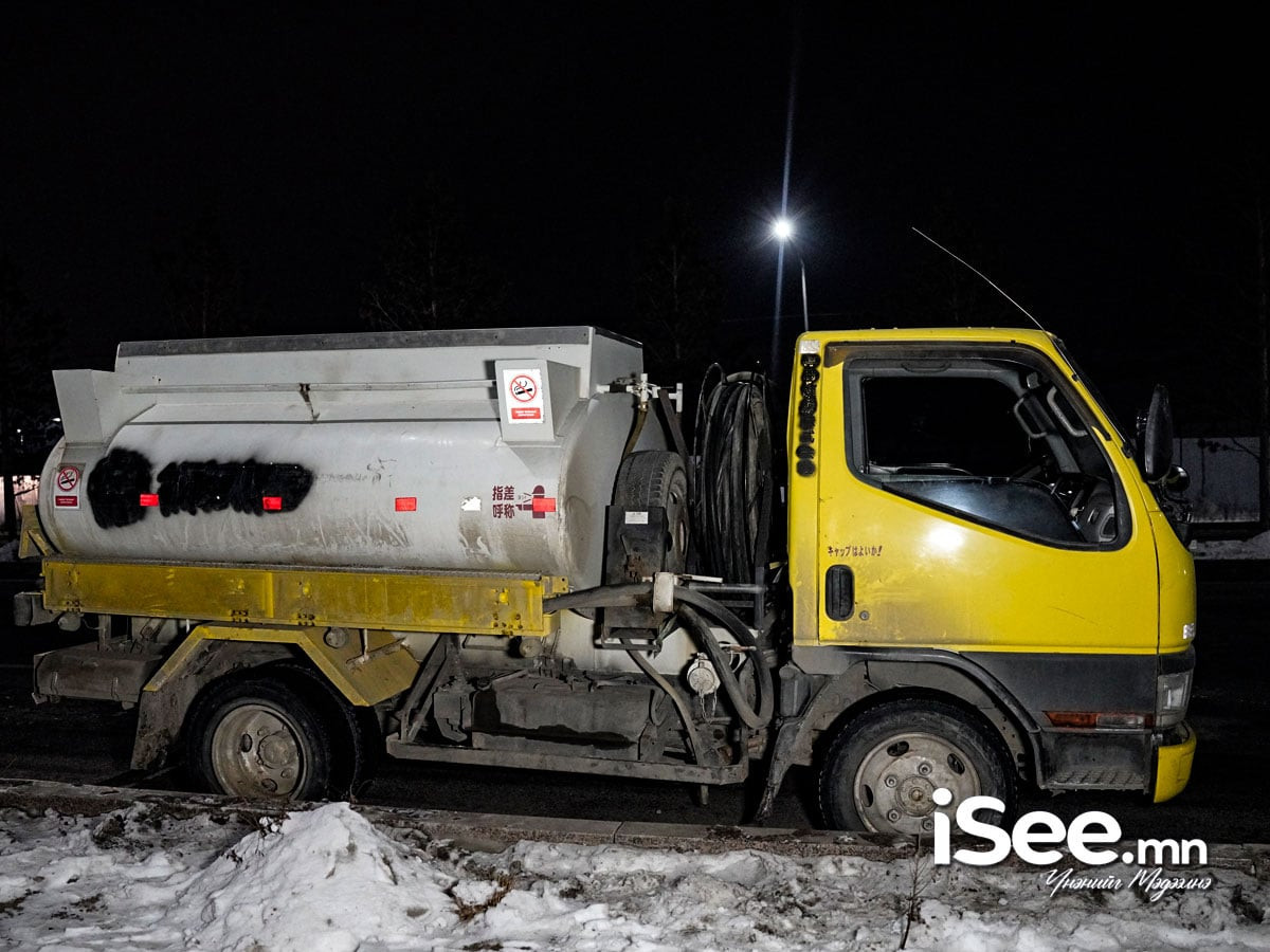 ШӨНИЙН СУРВАЛЖИЛГА: “Шатахуун зарна, хүргэлттэй” гэх зар оруулж, шөнийн цагаар хууль бусаар шатахуун “дамлан” борлуулж байна