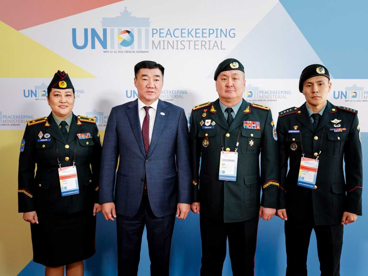 Энхийг сахиулах ажиллагаанд цэрэг илгээгч орнуудын сайд нарын дээд түвшний уулзалтад Монгол Улсын Батлан хамгаалахын сайд Сандагийн БЯМБАЦОГТ оролцож байна