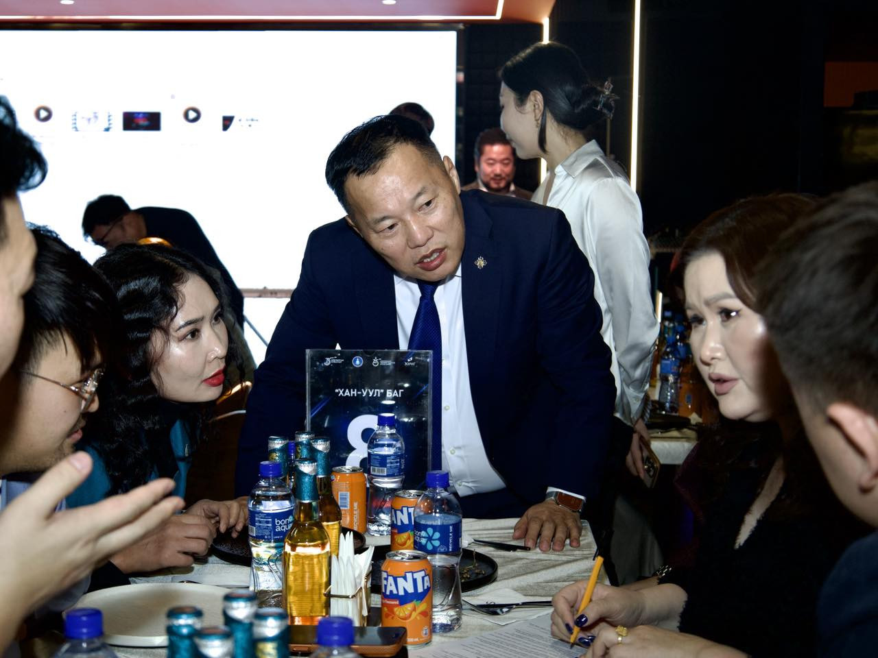 ФОТО: АН-аас “Зориг ардчиллын хүрээлэн"-тэй хамтран намын гишүүд, дэмжигчдийн дунд “QUIZ NIGHT” оюуны шоуг зохион байгуулжээ