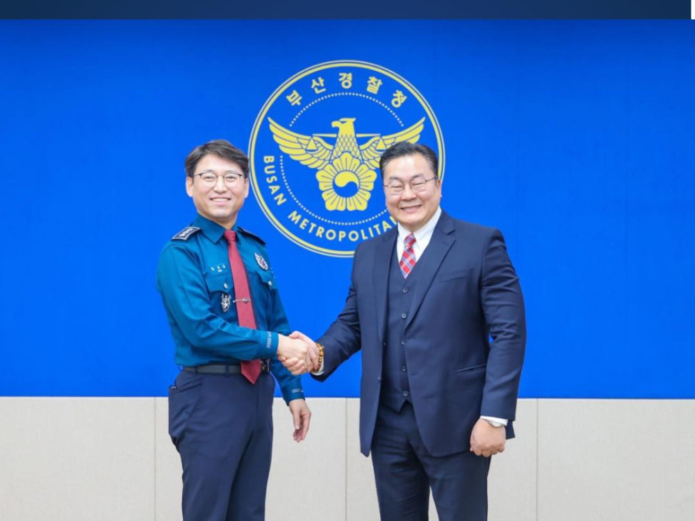 Пусан хотын цагдаагийн даргатай уулзаж, жолооны шалгалтыг монгол хэл дээр авдаг болгох талаар санал солилцжээ