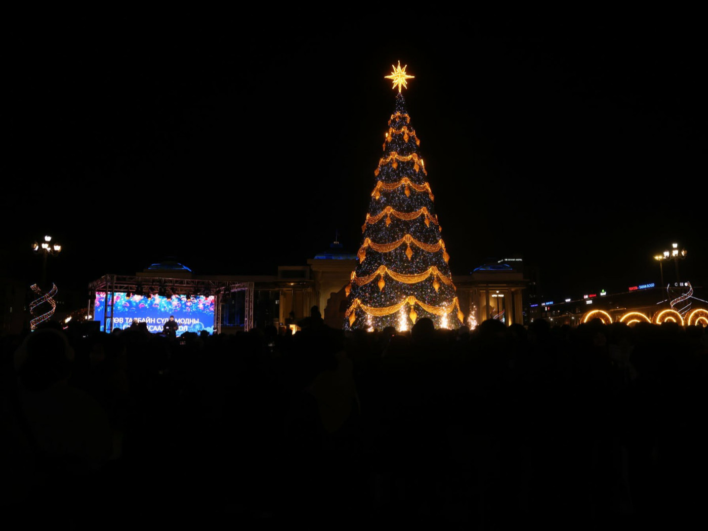 ТОДРУУЛГА: Төв талбайн сүлд модыг 2017 оноос хойш ашиглаж буй бөгөөд урсгал зардал нь 76 сая төгрөг байна