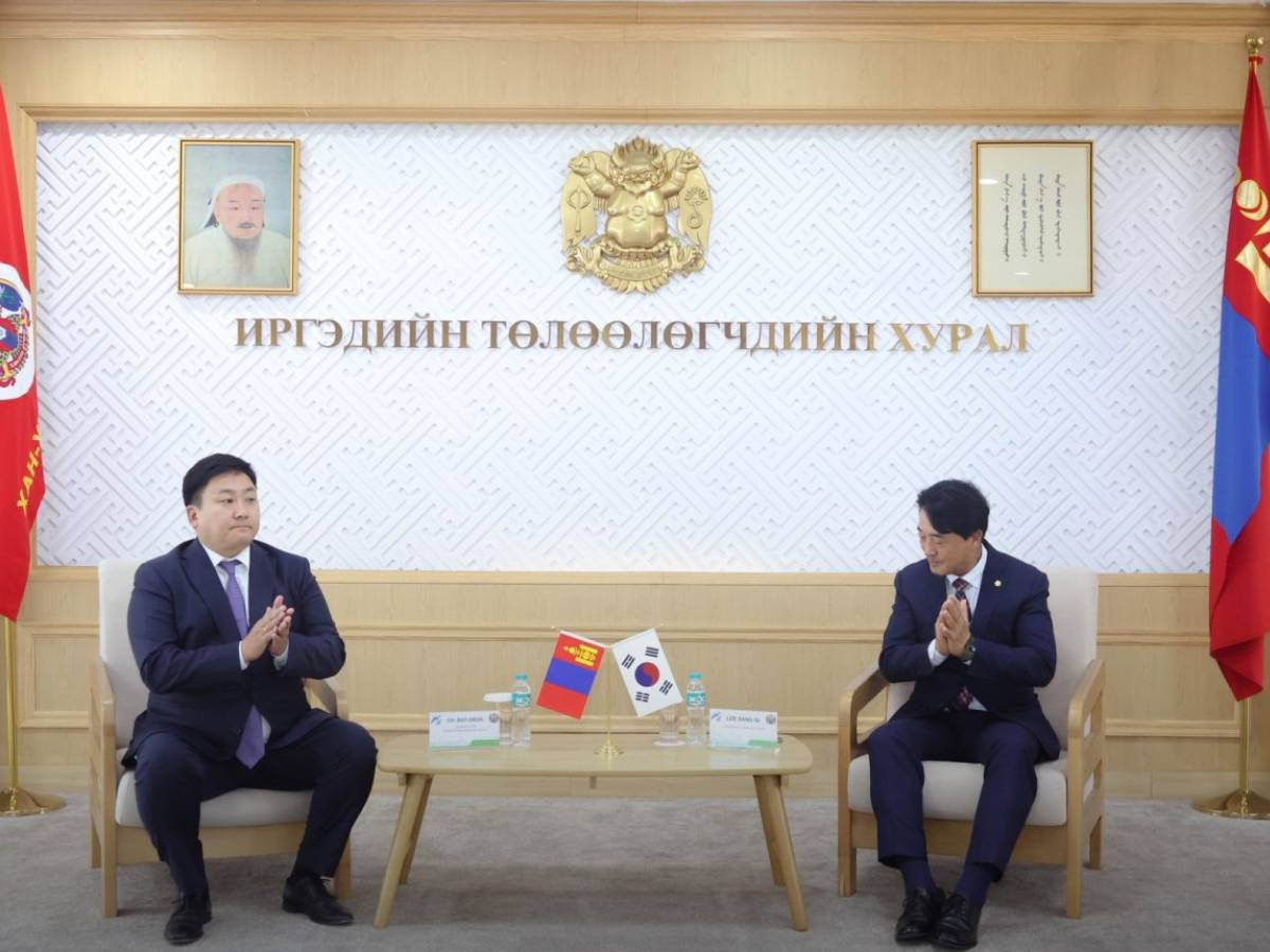 БНСУ-ын иргэдийн хурлын дарг Ли Санг Ги тэргүүтэй зочид төлөөлөгчид Хан-Уул дүүрэгт айлчилж байна