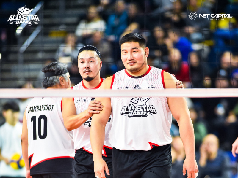 ФОТО: Улсын арслан Б.Орхонбаяр, жүжигчин М.Баярбат нарын "Намнаа" баг "Холимог оддын тоглолт"-ын аваргаар тодорлоо