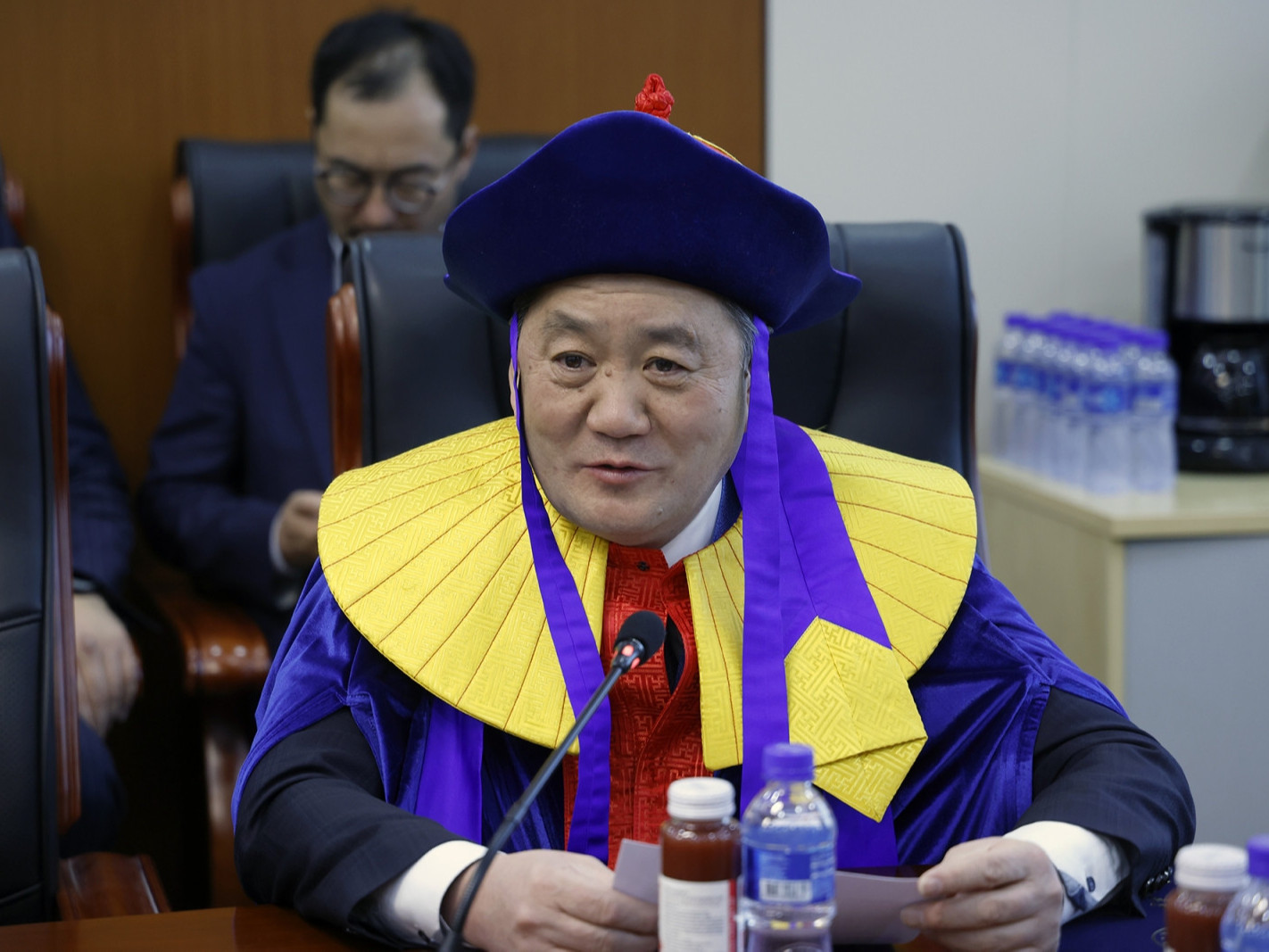 Монголбанкны ерөнхийлөгч Б.Лхагвасүрэн МУИС-ийн Бизнесийн сургуулийн “Хүндэт доктор” боллоо