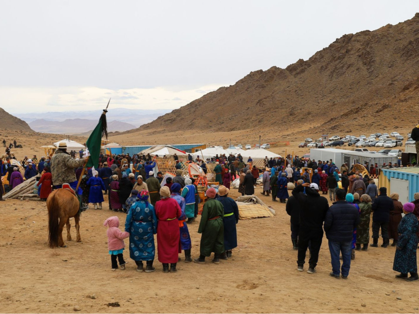 "Халзан бүрэгтэйн кэмп, хамгаалалтын хашаанд халдаж байгаад гүнээ харамсаж байна" гэжээ