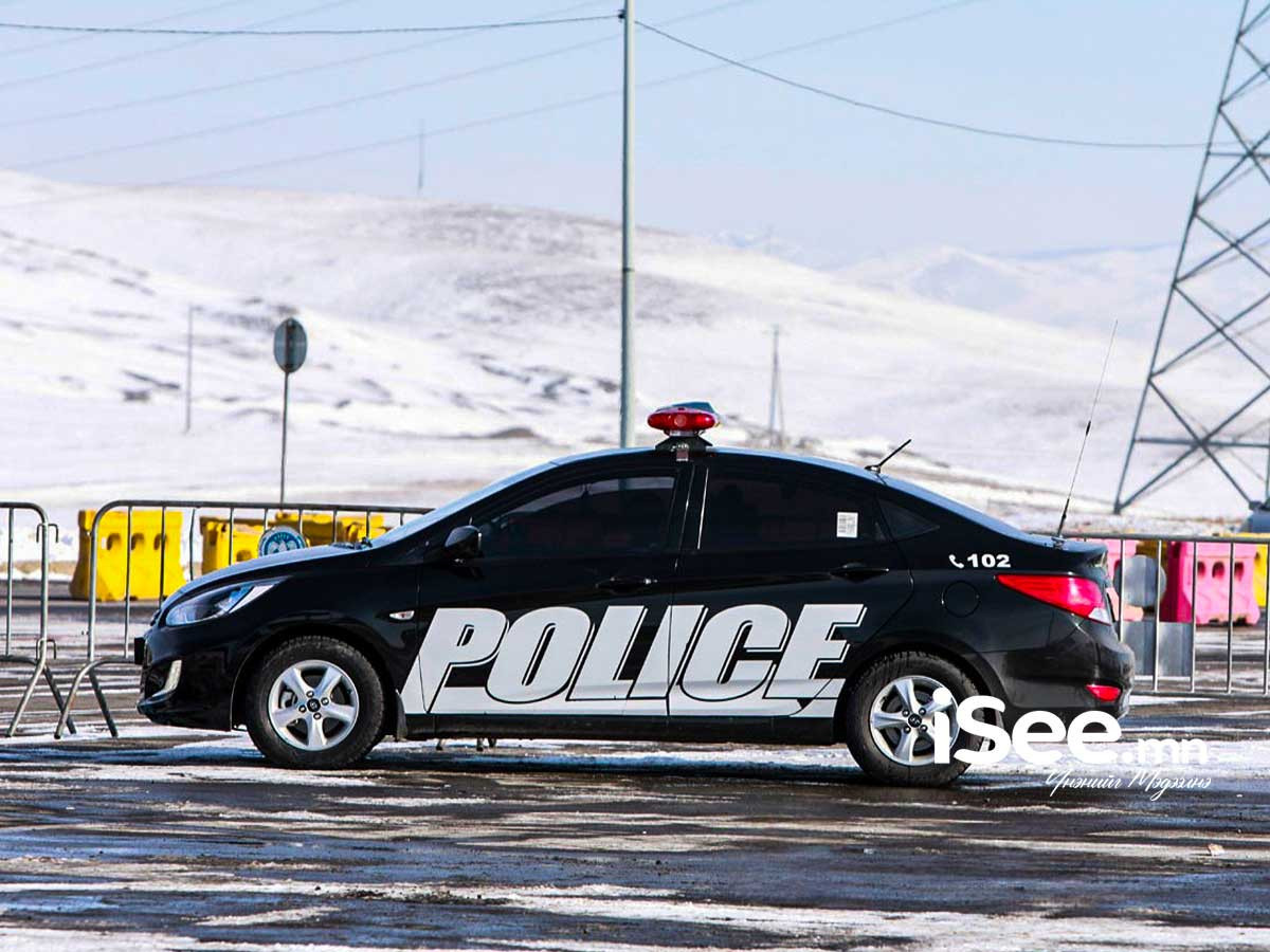 СЭРЭМЖЛҮҮЛЭГ: Авто ослын улмаас машины эд ангид хавчуулагдсан иргэнийг эсэн мэнд гаргажээ