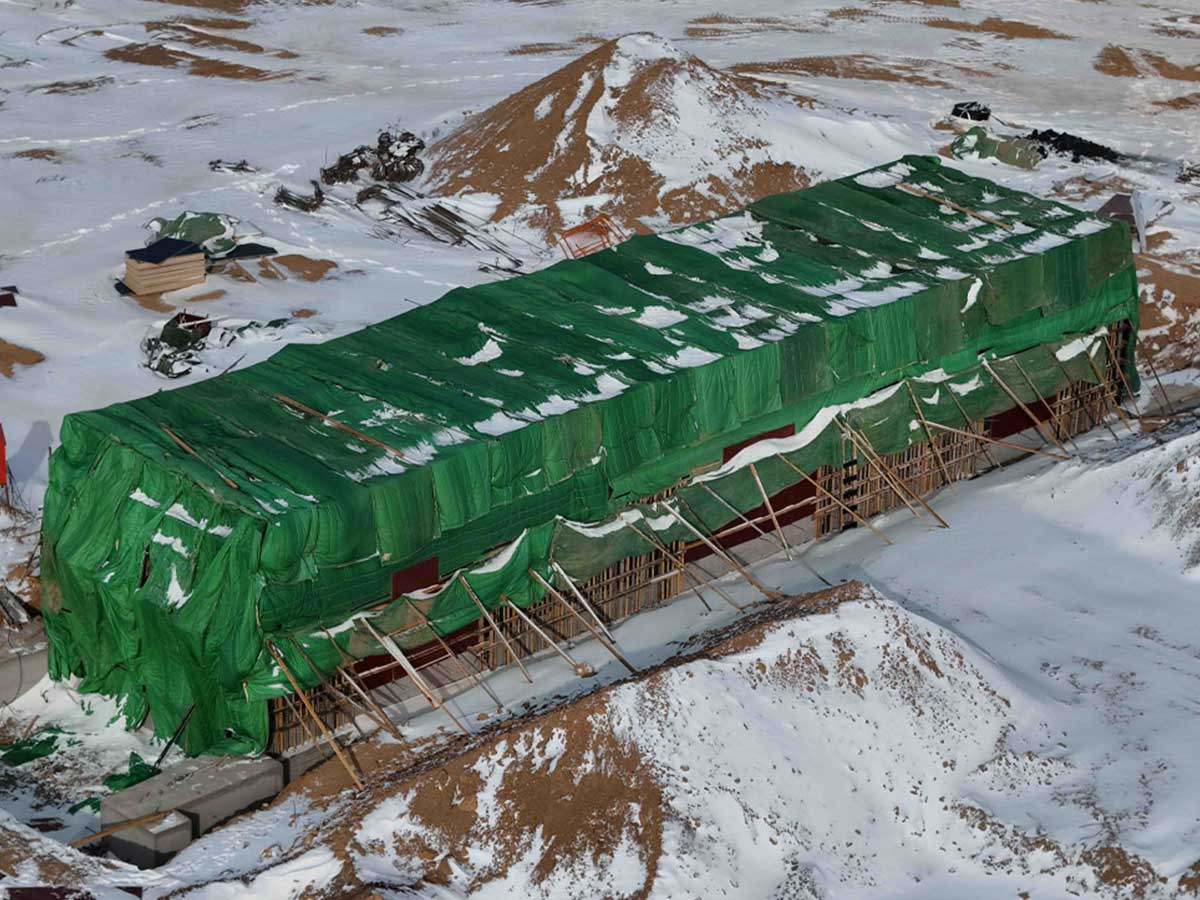 Гашуунсухайт–Ганцмод боомтын хил дамнасан төмөр замын төслийн барилга угсралтын ажил хэвийн үргэлжилж байна