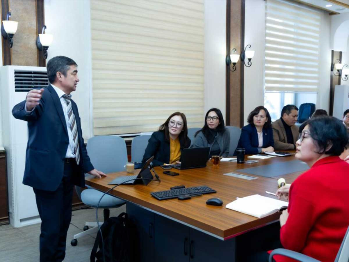 Төрийн болон нутгийн захиргааны байгууллагын нийтлэг чиг үүргийн шинжилгэжж хийх ажлын хэсэг хуралдлаа