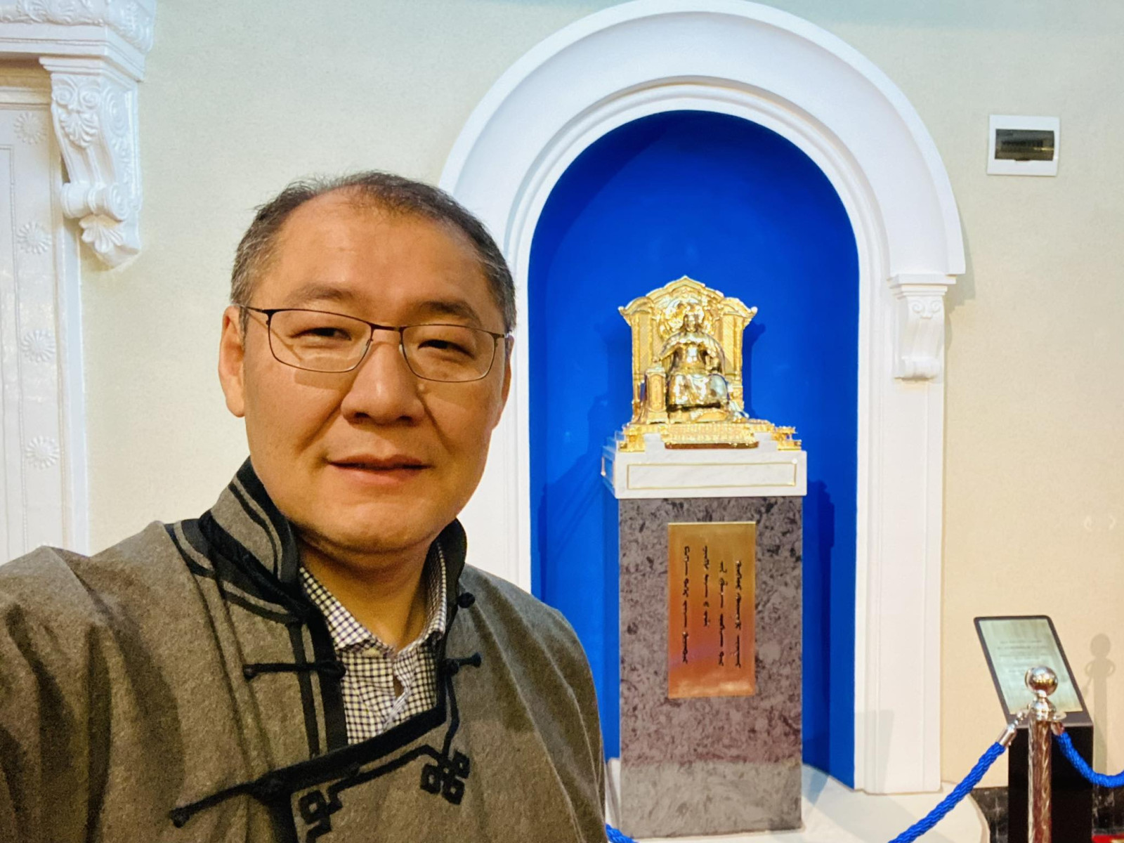 Баянгол дүүргийн ХҮН намын хорооны дарга Т.Золбоот "Үнэт зүйлдээ үнэнч үлдэж, намаасаа гарах хүсэлтээ өглөө" гэжээ