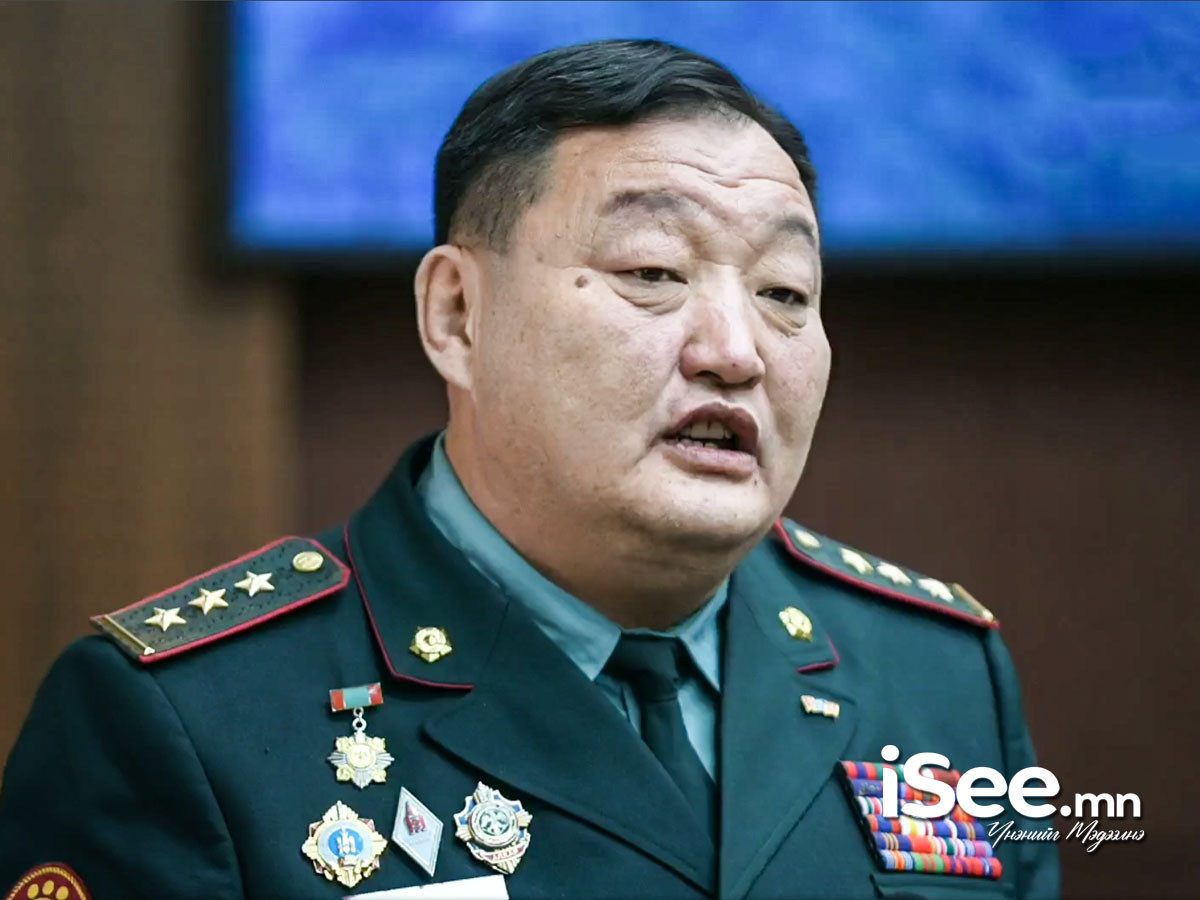 Цэргүүд нэгнээ зодсон хэрэгтэй холбогдуулж Дотоодын цэргийн командлагч Р.Чингис, 5 дугаар ангийн захирагч Д.Манлайбаатар нарыг ажлаас нь чөлөөлжээ